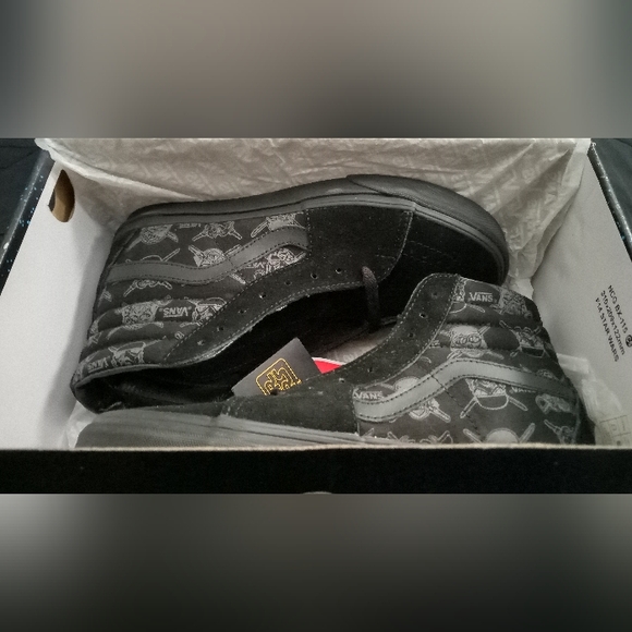 **NWT/NIB** Men's Star Wars Vans Shoes - Picture 6 of 8